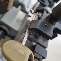 LA FERAMENTE - VETRINA NEGOZIO